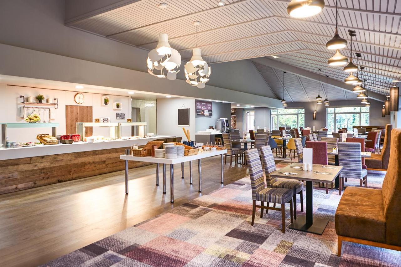 Novotel Manchester West Worsley Eksteriør bilde